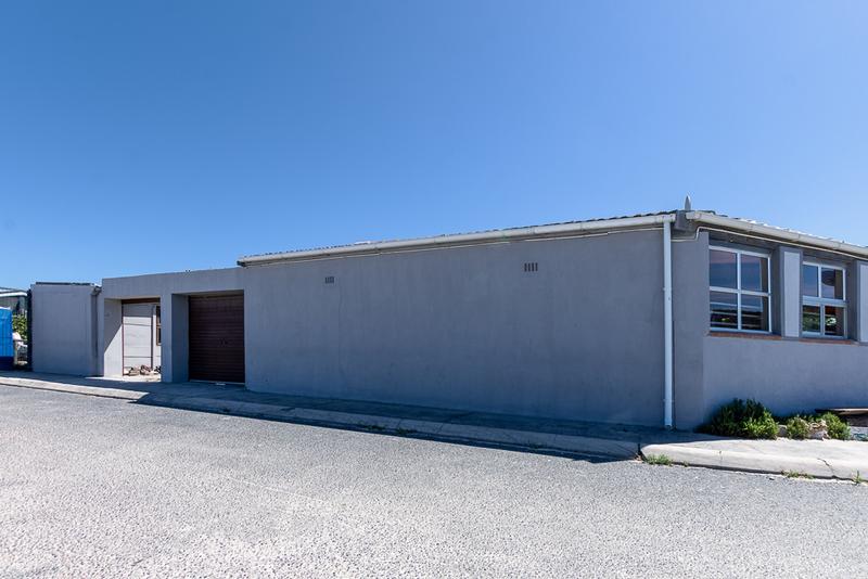 2 Bedroom Property for Sale in Portlands Western Cape